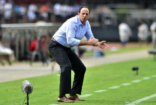 São Paulo vai mal e flerta com a zona da degola. Se o time não reagir nos próximos jogos, ídolo sairá de cena por amor ao clube que ama 