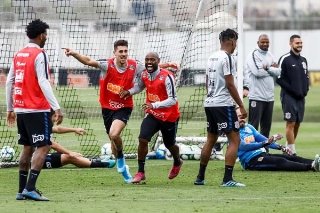 Equipe alvinegra enfrenta o Fluminense em Brasília. Foto: Rodrigo Gazzanel / Agência Corinthians