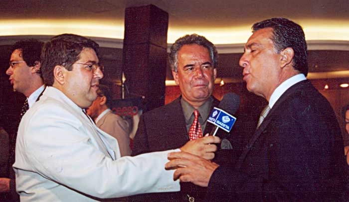 Luis Henrique Gurian entrevista Galvão Bueno e Mário Marinho. Foto: Arquivo ACEESP