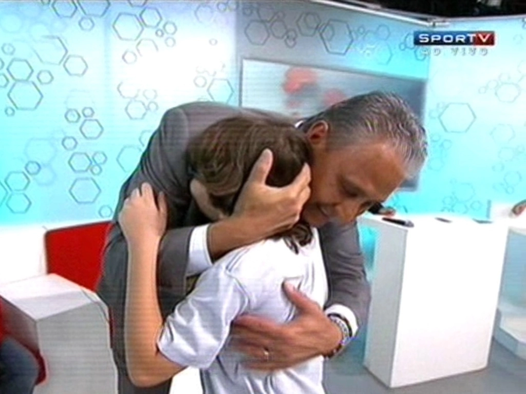 Luca, filho mais novo de Galvão Bueno, 