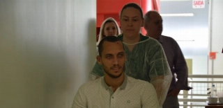 Neto deixou hospital nesta quinta-feira