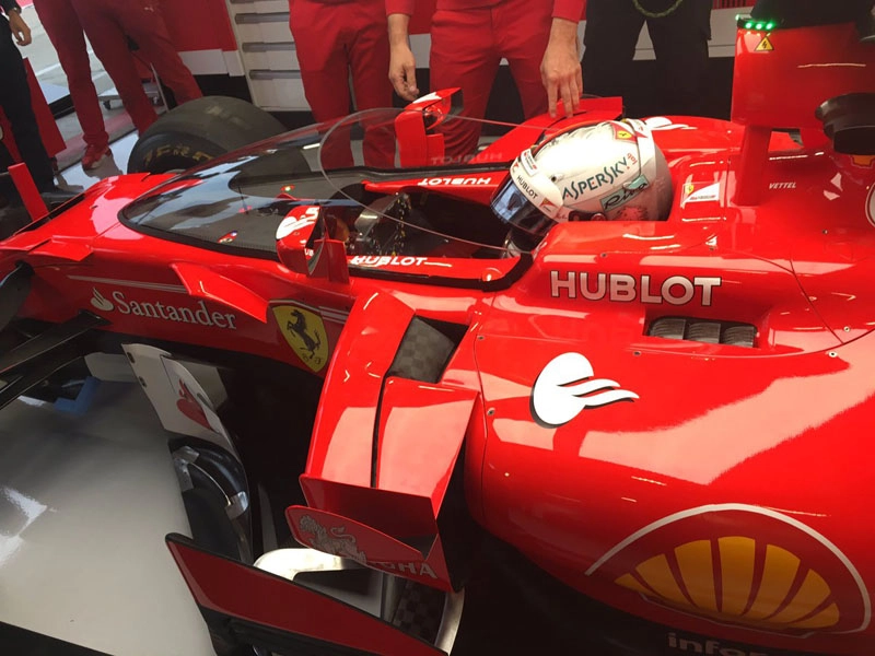 Em 14 de julho de 2017, testando o Shield (proteção no cockpit) em sua Ferrari no 1º treino livre para o GP da Grã-Bretanha, em Silverstone. Foto: Scuderia Ferrari