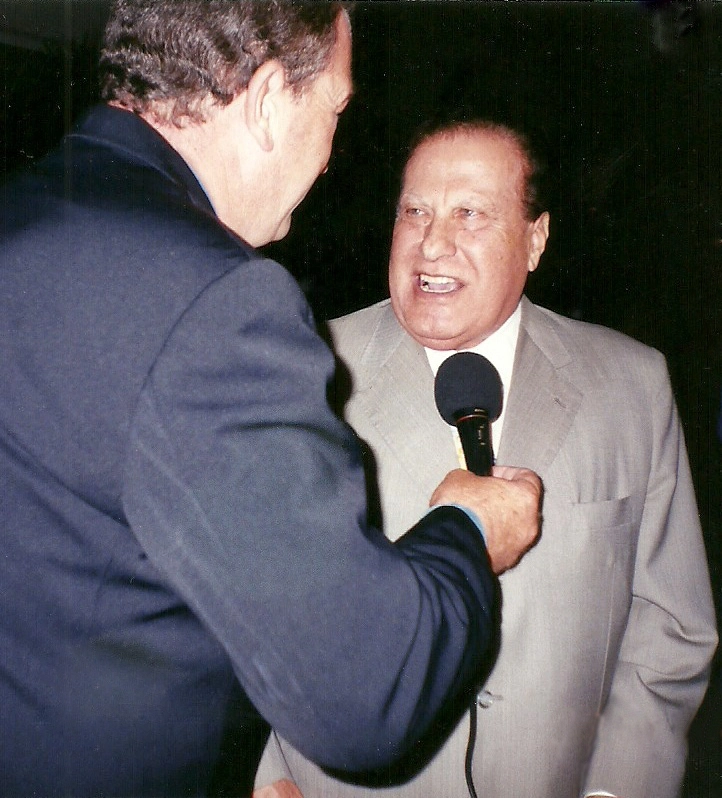 Edvaldo Tietz entrevistando Alberto Dualib em festa da ACEESP. Foto enviada por Edvaldo Tietz