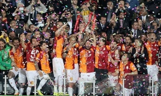 Galatasaray n&atilde;o poder&aacute; disputar torneios por dois anos
