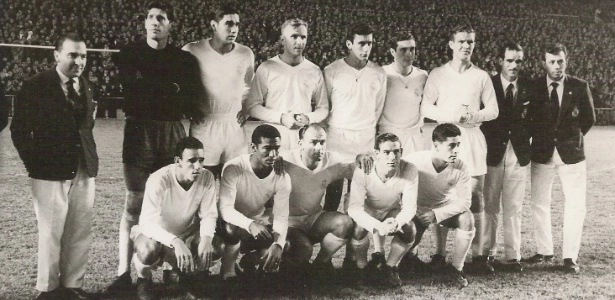 O Real Madrid da temporada 1959/60. Agachados, da esquerda para a direita, os tr&ecirc;s primeiros s&atilde;o Can&aacute;rio, Didi e Di St&eacute;fano. Foto: UOL