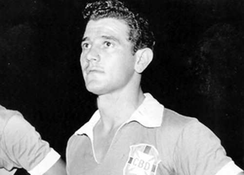 Del Vecchio - Ex-centroavante do Santos e São Paulo