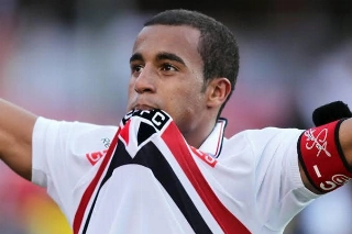 Jogador do Tottenham foi revelado no clube do Morumbi. Foto: Facebook/Reprodução