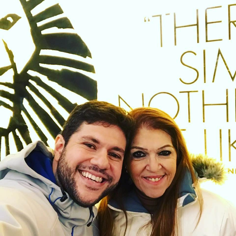 Em Nova York em dezembro de 2017, o caçula Netto com a mamãe Lenice. Foto: arquivo pessoal de Lenice Magnoni Neves