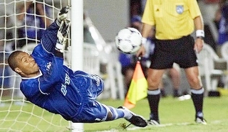 Goleiro corintiano brilhou no duelo com Raí na semifinal do Brasileirão. Foto: Reprodução