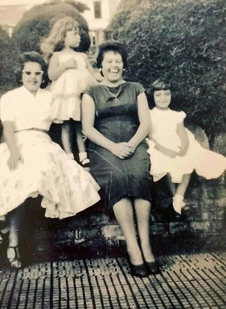 Anos 50 em Muzambinho-MG: Neusa Chame, Lenice Chame Magnoni, Dona Nadi e Sandra