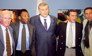 Na imagem, veja Zagallo, Pelé, Milton Neves, Parreira e Luxemburgo