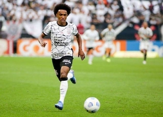 Meia corintiano disse ter incentivado Diego Costa a fechar com o Timão. Foto: Rodrigo Coca/Ag Corinthians