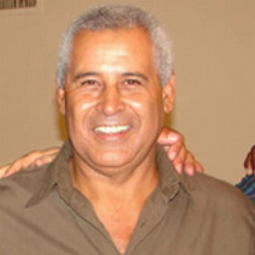 Dequinha II  - Ex-zagueiro e volante do Fla