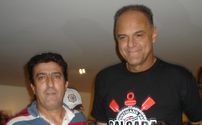 O ex-jogador Carlos Alberto Spina (do Matsubara) ao lado de Oscar