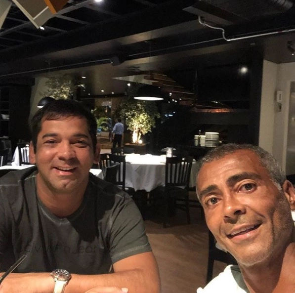 Romário e o Secretário Parlamentar Sandro Braga (Gaguinho), em Brasília, em março de 2018. (Foto: Reprodução Instagram @ romariofaria)