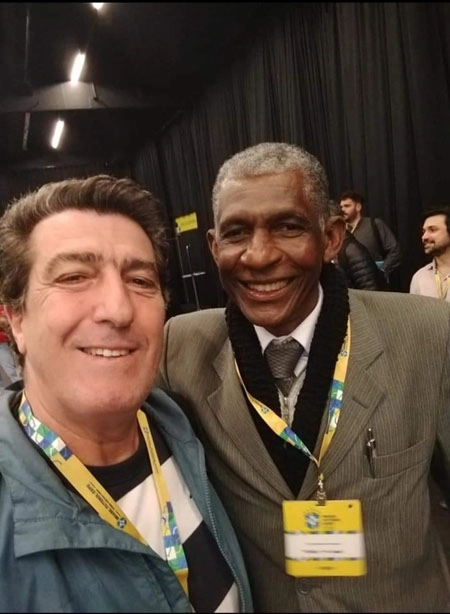 Carlos Alberto Spina e o ex-árbitro José Aparecido de Oliveira em setembro de 2022, na BF Expo.  Foto enviada por Carlos Alberto Spina