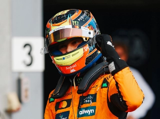 Australiano foi arrojado logo que a prova foi iniciada em Spa-Francorchamps. Foto: McLaren F1