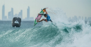 Brasileiro lidera lista de surfistas com maiores premiações na temporada