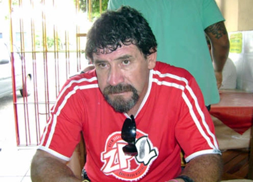 Dil    - Ex-volante do Bahia