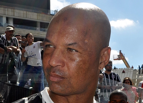 Dinei   - Ex-atacante do Corinthians