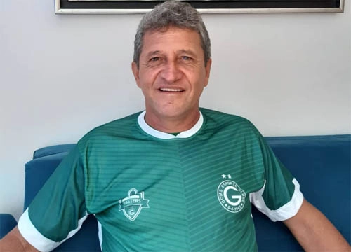 Uidemar   - Ex-volante do Flamengo e Goi&aacute;s