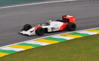 Olhos no retrovisor: Bruno Senna, há seis anos, 'apresentava' McLaren campeã de 1988 a Interlagos