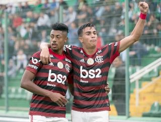 Bruno Henrique comemora gol contra a Chapecoense. Foto: Alexandre Vidal/Flamengo