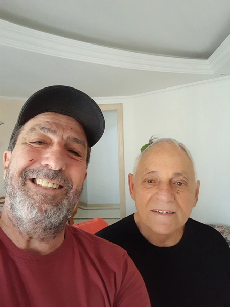 Em julho de 2023, em S&atilde;o Paulo, Carlos Alberto Spina (ex-Matsubara) e o jornalista Silvio Filho. Foto: arquivo pessoal de Carlos Alberto Spina