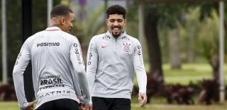 Corinthians empresta volante Douglas ao Bahia até dezembro deste ano