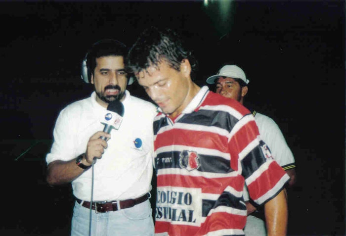 Tatá Muniz e Paulinho McLaren, na época, em 1999, no Santa Cruz. Foto enviada por Tatá Muniz