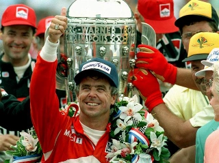 Parabéns! Lenda das 500 Milhas de Indianápolis, Rick Mears completa 74 anos