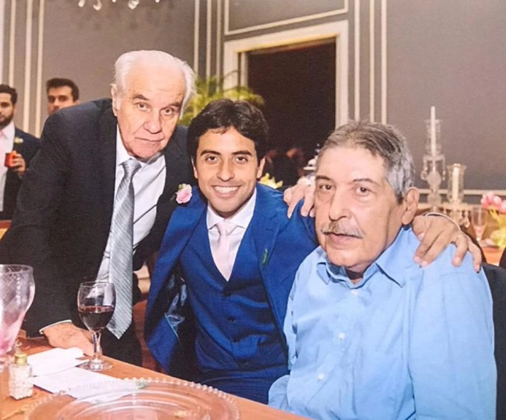 Evaristo, o neto e Chamaco, filho de Evaristo, que morreu em 2023, aos 64 anos