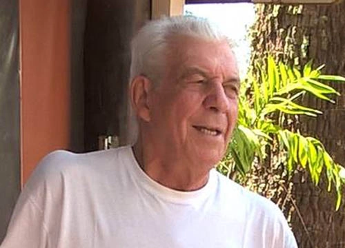 Galhardo   - Ex-zagueiro do Flu e do Corinthians