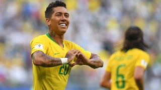 Estafe vê Firmino compreensivo com reserva de Jesus na seleção