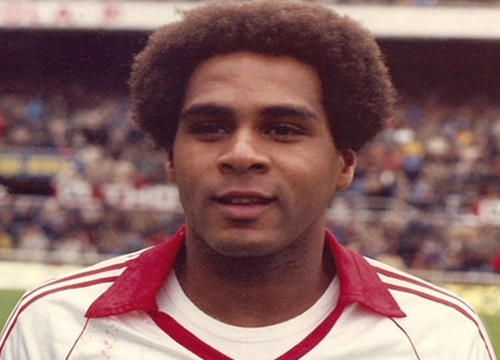 Carlos Alberto Pintinho - Ex-meia do Fluminense