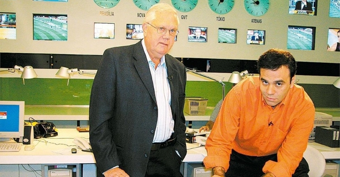 Joelmir Beting e Mauro Beting, pai e filho, posam juntos durante gravação do piloto 