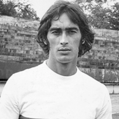 Carlos Alberto Rodrigues  - Ex-volante do São Paulo