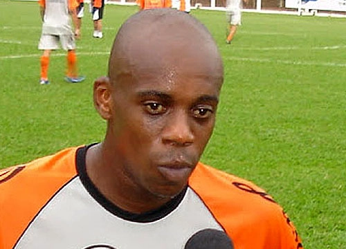 Régis Pitbull - Ex-atacante da Ponte e do Corinthians