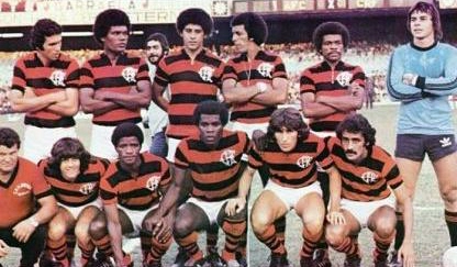 Em pé: Rondinelli, Toninho Baiano, Dequinha, Júnior, Merica e Cantareli. Agachados: Osni, Adílio, Cláudio Adão, Zico e Luís Paulo