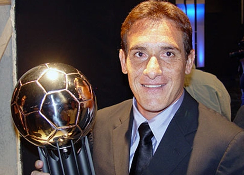 Gamarra   - Ex-zagueiro do Corinthians, Internacional e Seleção do Paraguai