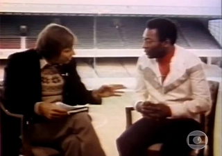 Robert Feith ao lado do Rei do Futebol em mat&eacute;ria que foi exibida no "Esporte Espetacular". Foto: Reprodu&ccedil;&atilde;o