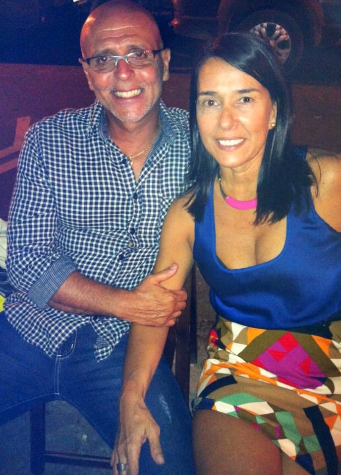 Em 2012, o casal Júlio César e Izabel Jarque Pena no restaurante Dom Manuel, no Rio de Janeiro. Foto: Facebook de Júlio César