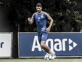 Zagueiro santista falou do sonho de jogar no futebol europeu (Foto: Ivan Storti/Santos FC)