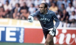 Saudoso goleiro se destacou na partida durante a prepara&ccedil;&atilde;o para a Copa de 1982. Foto: Reprodu&ccedil;&atilde;o
