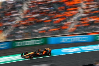 Australiano deu um passo importante na busca por seu primeiro título na categoria. Foto: McLarenF1