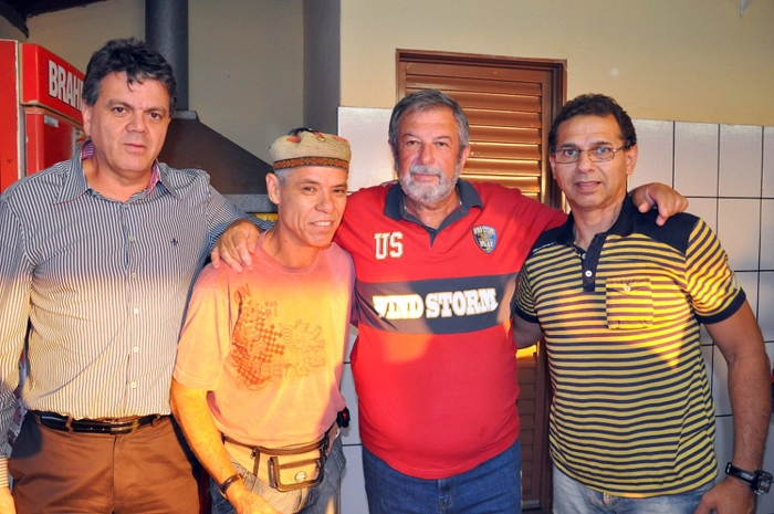 Da esquerda para a direita, o primeiro é Valquirio Ferreira, o terceiro é Dr. Roberto e Godoi o último