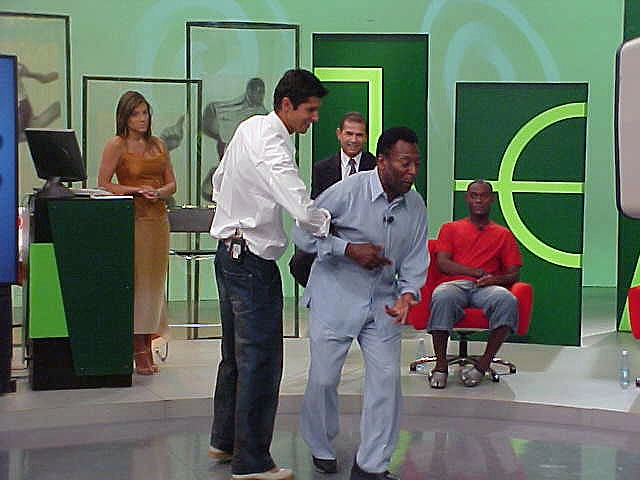 Durante o Terceiro Tempo da Rede Record, em 26 de fevereiro de 2003, o ex-zagueiro Fábio Luciano participou do programa com o Rei Pelé, observados por Oscar Roberto de Godói, Daniella Freitas e Vágner Love