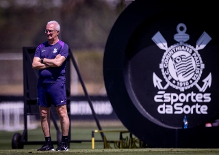 Dorival Júnior durante treino do Alvinegro. Foto: Rodrigo Coca/Agência Corinthians