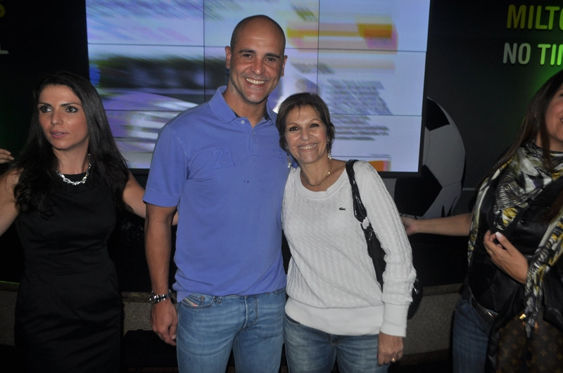 Em 22 de novembro de 2011, na festa do BOL/UOL que marcou o retorno do Portal Terceiro Tempo ao grupo, evento realizado no Blue Tree da Avenida Faria Lima, na capital paulista. O ex-goleiro Marcos ao lado de Lenice. À esquerda, Roberta Peporine, e à direita, parcialmente, Ana Kalyne. Foto: Marcos Júnior Micheletti/Portal Terceiro Tempo
