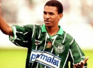 CRAQUE SUBESTIMADO - Preterido na Copa de 2002, Djalminha completa 55 anos!